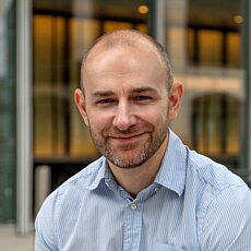  Andrew Mills